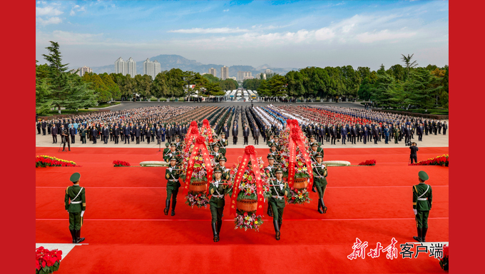 省城各界向人民英雄敬献花篮仪式隆重举行 胡昌升任振鹤庄国泰石谋军出席